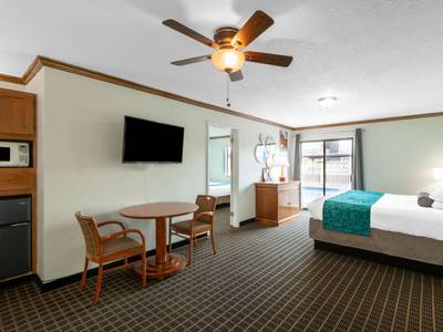 Howard Johnson Inn & Suites St. George