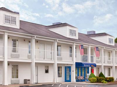 Baymont Inn & Suites Tullahoma (Foto)