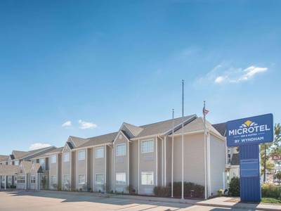 Microtel Inn & Suites by Wyndham Altus