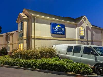 Microtel Inn & Suites by Wyndham Auburn