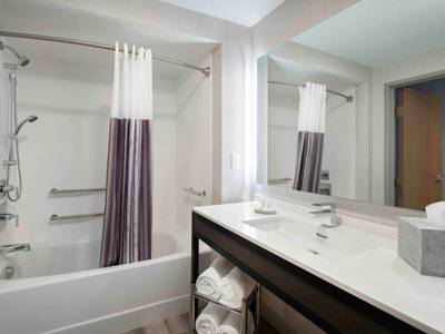 Microtel Inn & Suites by Wyndham Brooksville