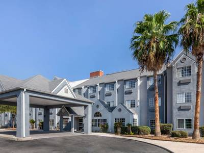 Knights Inn and Suites San Antonio Downtown/Market Square