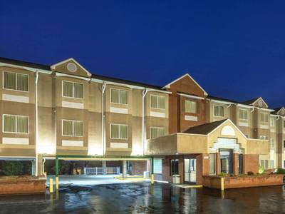 Microtel Inn & Suites Lake Norman Cornelius