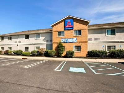 Studio 6 East Brunswick