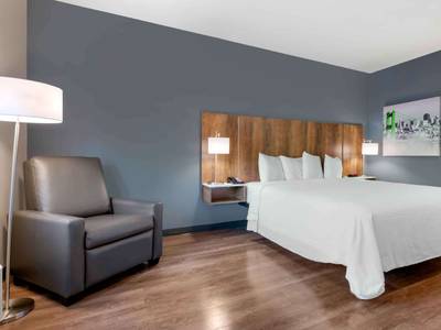 Baymont Inn & Suites Baytown