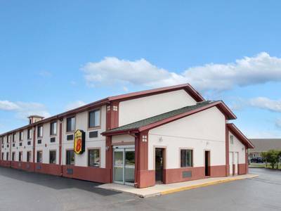 Super 8 Motel - Crystal Lake