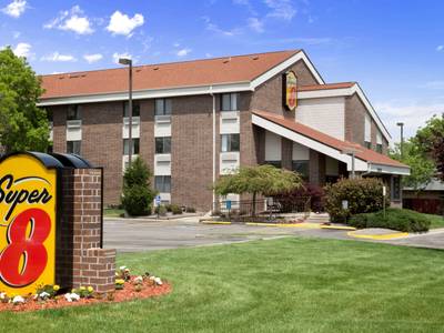 Super 8 Motel - Denver North
