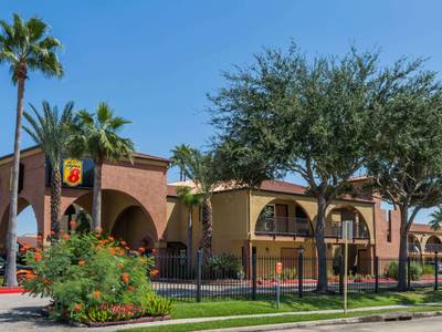 Super 8 by Wyndham Houston/NASA/Webster Area