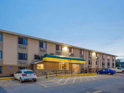 Super 8 Motel - Iowa City/Coralville