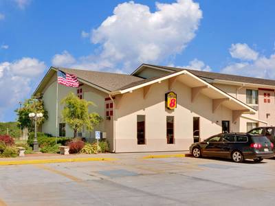 Super 8 Motel - Keokuk