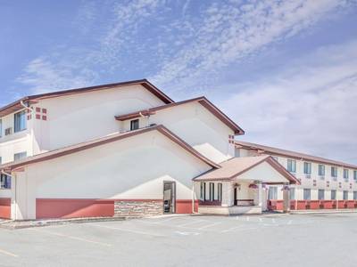 Super 8 Motel - Montgomery/Maybrook Area