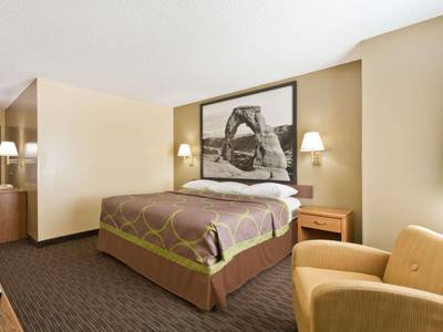 Super 8 by Wyndham Richfield