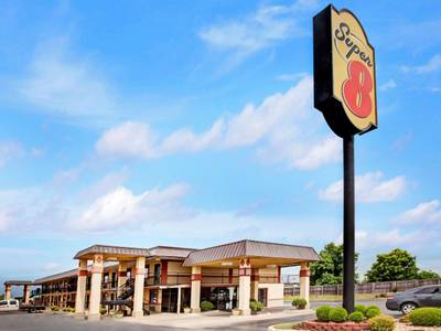 Super 8 Shawnee