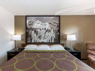 Super 8 by Wyndham Wayne