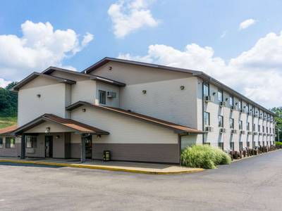 Super 8 Motel - Zanesville