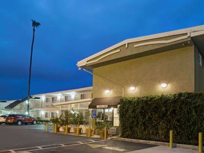 Super 8 Motel Los Angeles-Culver City Area