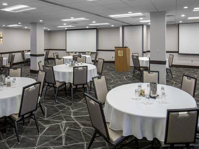 The Madison Concourse Hotel & Governor's Club