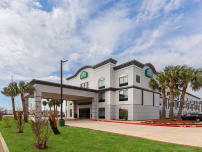 Wingate by Wyndham - Sulphur