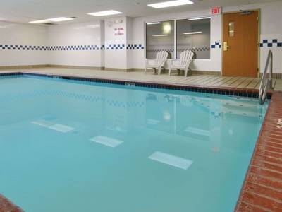 Ramada Inn & Suites Sea-Tac Airport