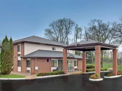 Super 8 - Save Inn Richmond