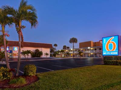 Motel 6 Cocoa Beach