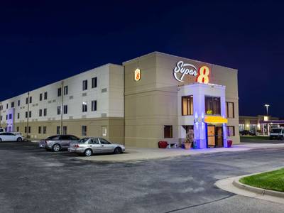 Super 8 Wichita North
