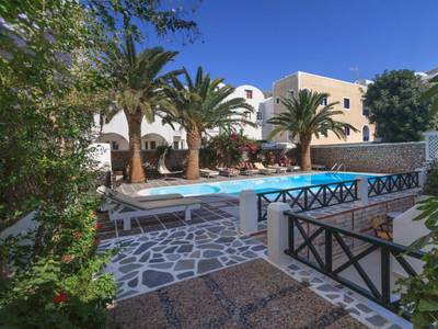 Sellada Beach Perissa