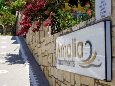 Amalia Apartments & Studios