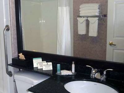 Pacific Inn & Suites