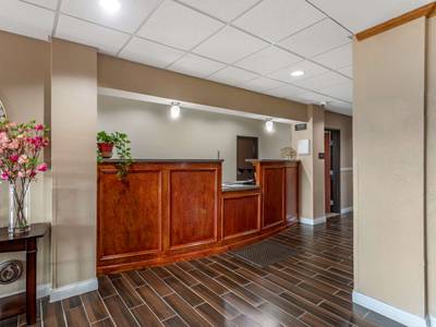 Days Inn & Suites Carbondale