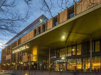 Radisson Blu Park Royal Palace