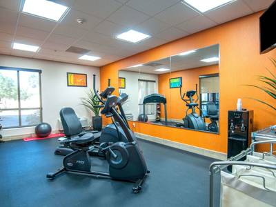 Days Inn & Suites by Wyndham San Antonio near AT&T Center