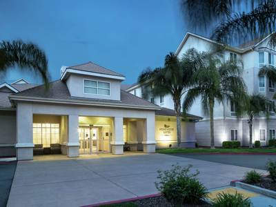 Homewood Suites by Hilton Fresno Airport - Clovis