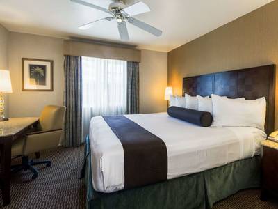 Ramada Costa Mesa - Newport Beach