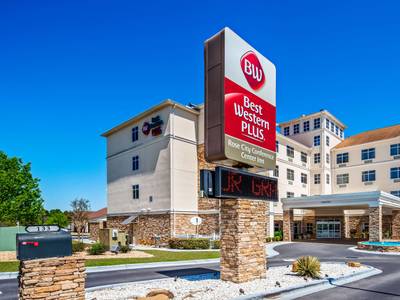Best Western Plus Rose City Conference Center Inn