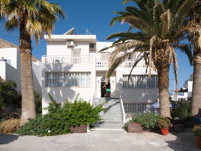 Kamari Blu Boutique Hotel