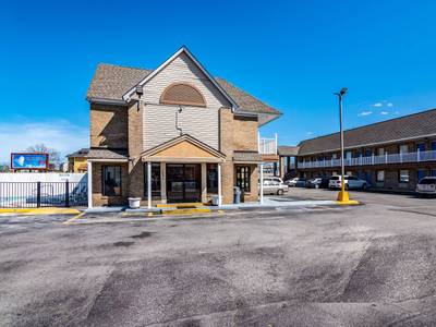 Rodeway Inn near Naval Hospital