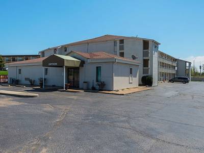 Motel 6 Blue Springs