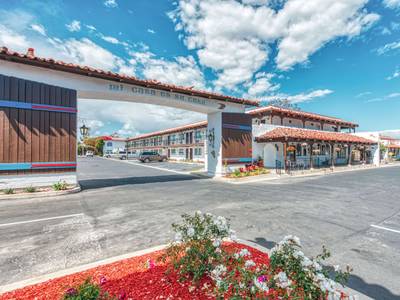 Casa Via Mar Inn & Tennis Club