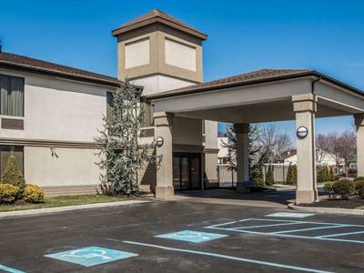 Quality Inn & Suites NJ State Capital Area