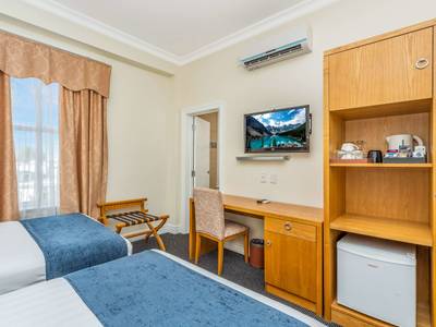 Days Hotel & Suites By Wyndham Hamilton