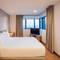 8 on Claymore Serviced Residences