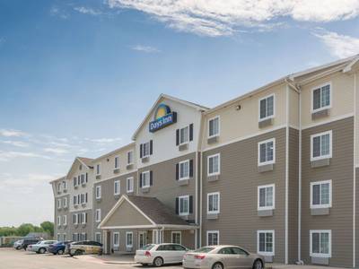 Days Inn & Suites Rochester South