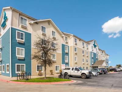 WoodSpring Suites Austin Aquarium