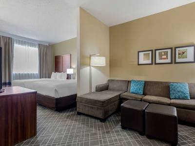 Comfort Suites Hotel