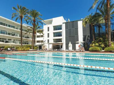 Las Gaviotas Suites Hotel