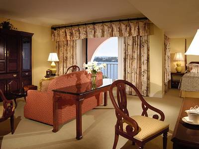 The Fairmont Hamilton Princess