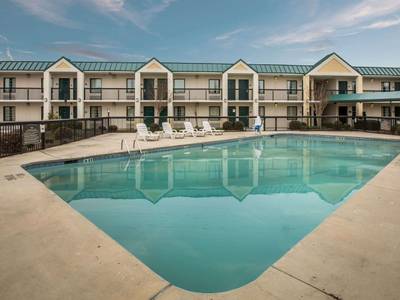 Quality Inn & Suites Hanes Mall