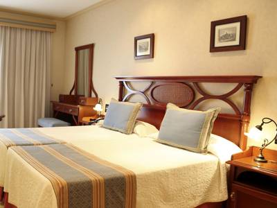 LABRANDA Reveron Plaza