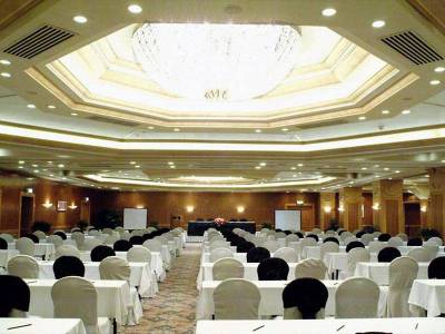 JEN Manila by Shangri-La